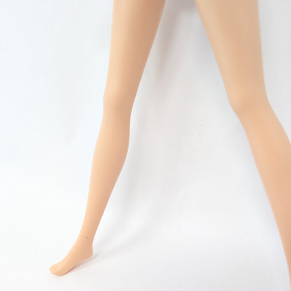 2005 Barbie My Scene Shopping Spree Nolee Nude - Picture 8 of 10